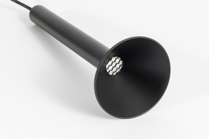 簡単にレールに取り付けスポットライト